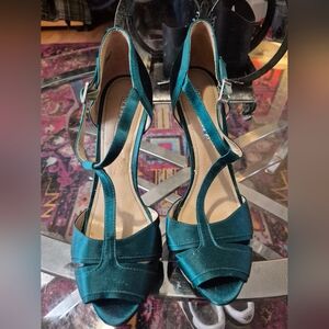 DAVID TUTERA Teal Satin T-Strap Peep Toe Heels
